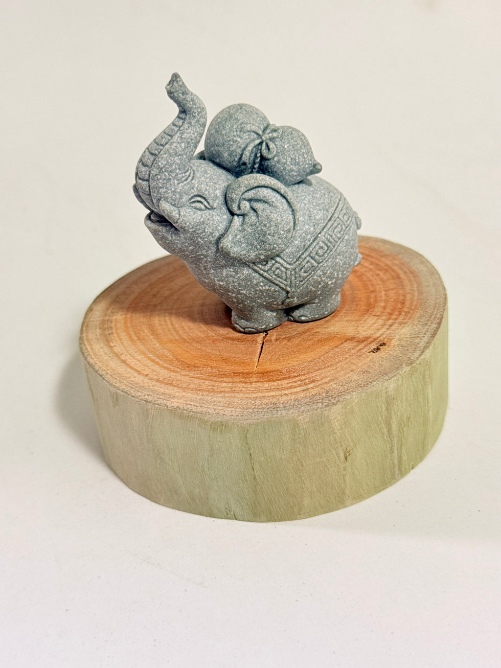 Elefante mini resina + rodaja madera