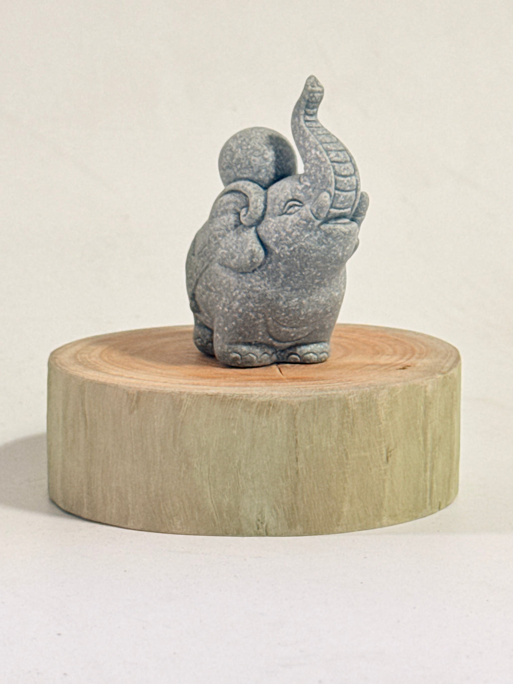 Elefante mini resina + rodaja madera