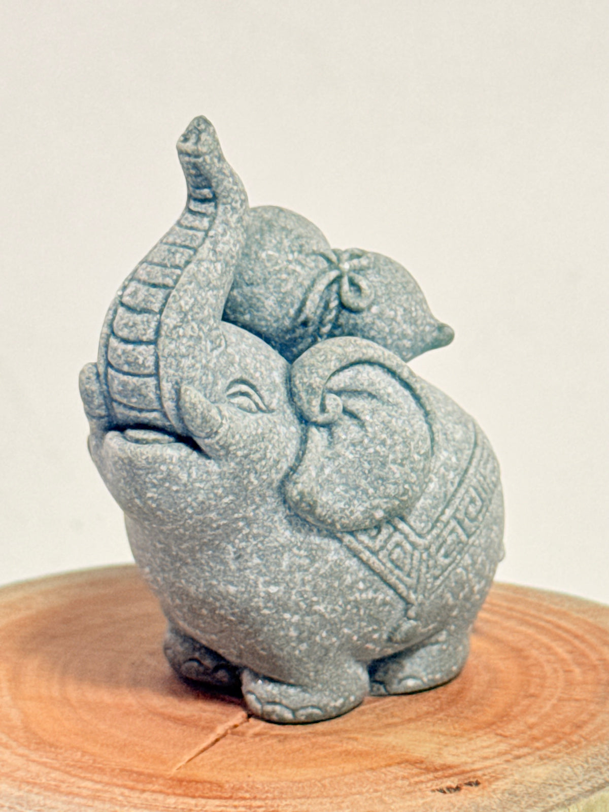 Elefante mini resina + rodaja madera