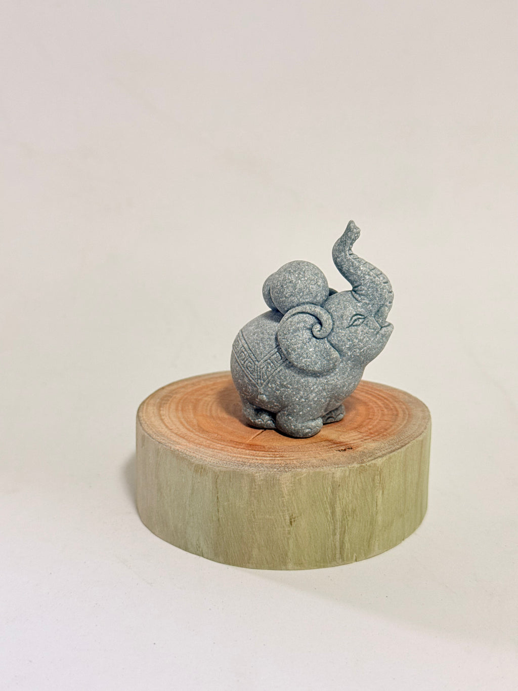 Elefante mini resina + rodaja madera