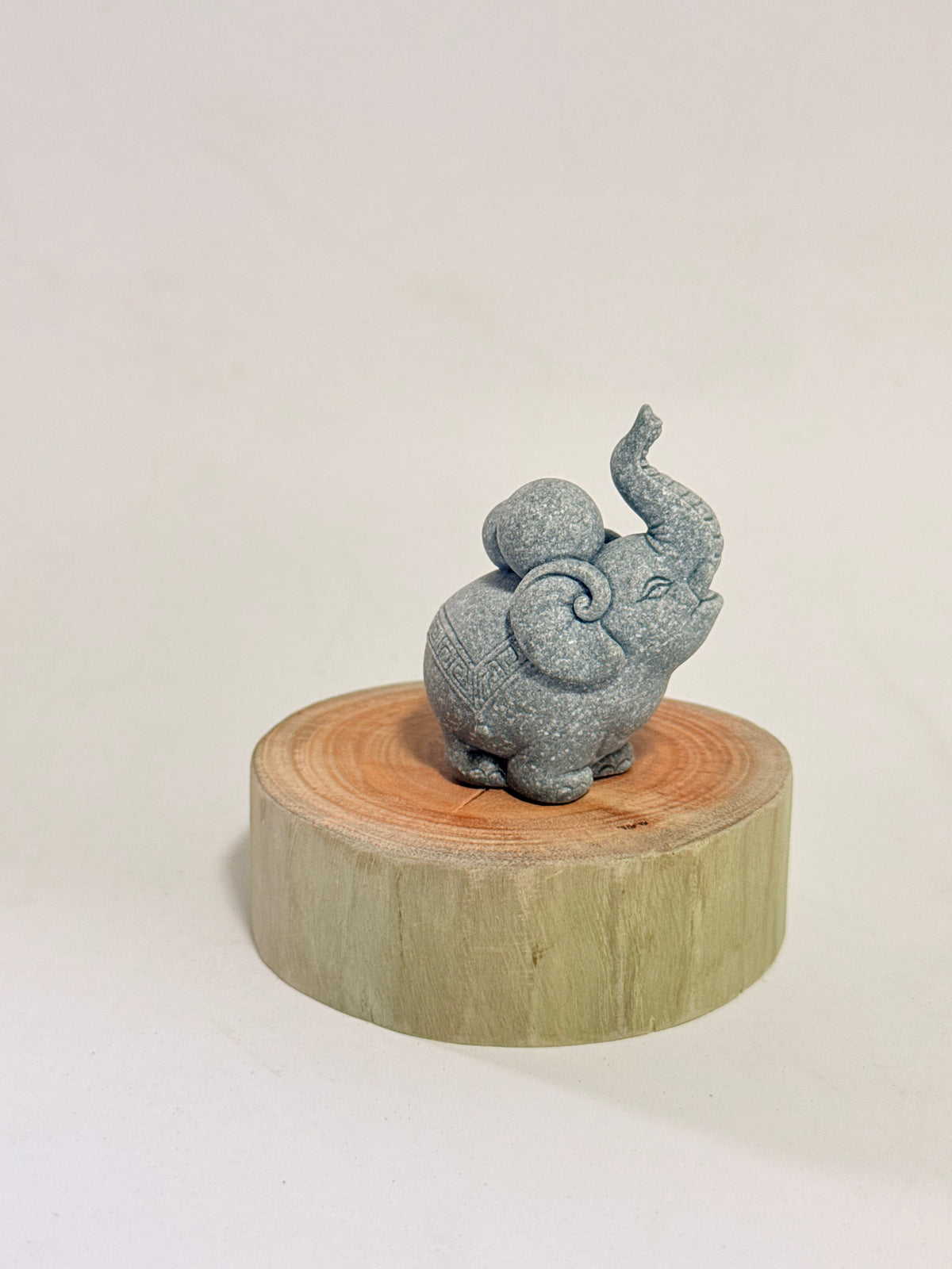 Elefante mini resina + rodaja madera