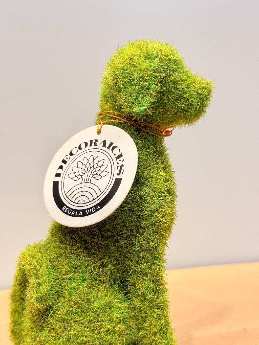 Perro de la protección + base