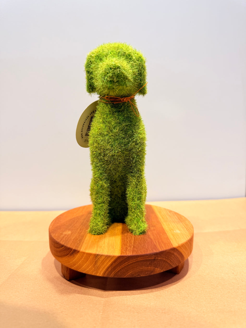 Perro de la protección + base