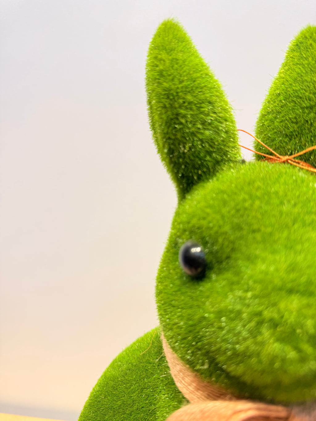 Conejo de la prosperidad grande + base