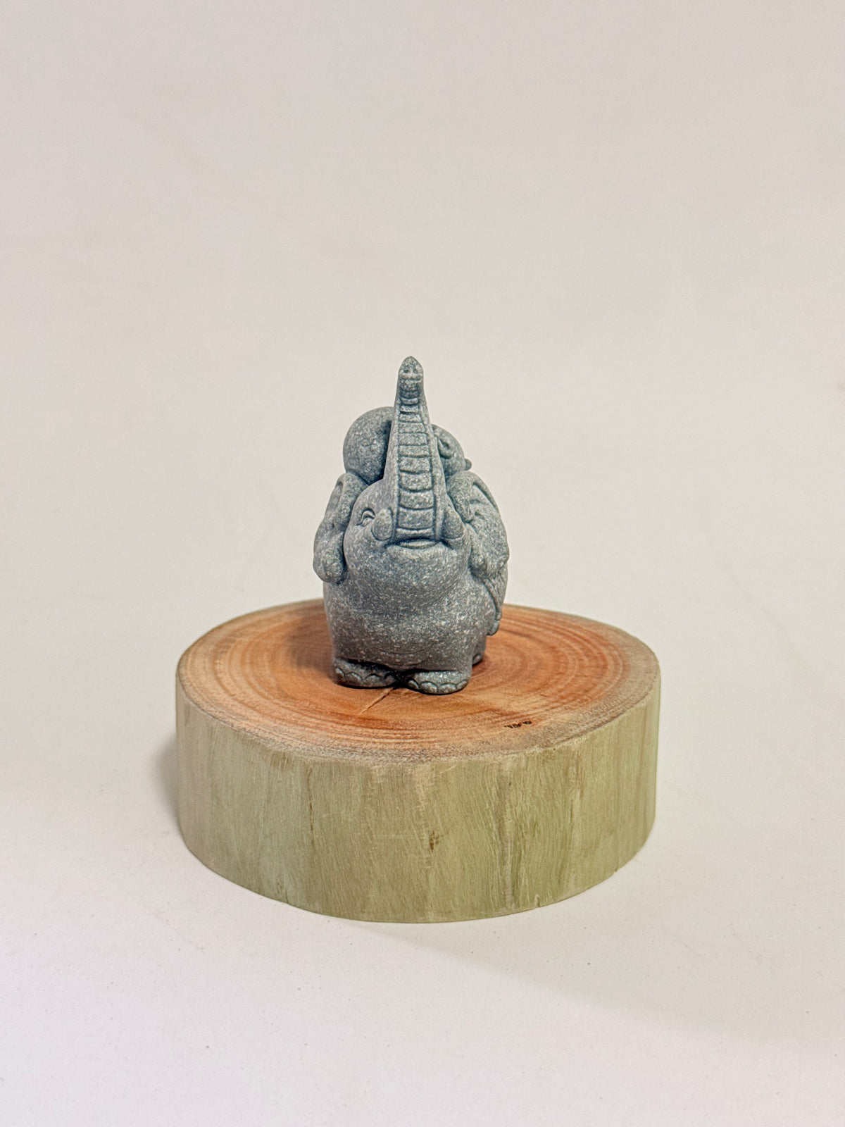 Elefante mini resina + rodaja madera