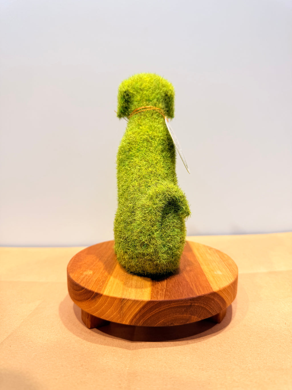 Perro de la protección + base