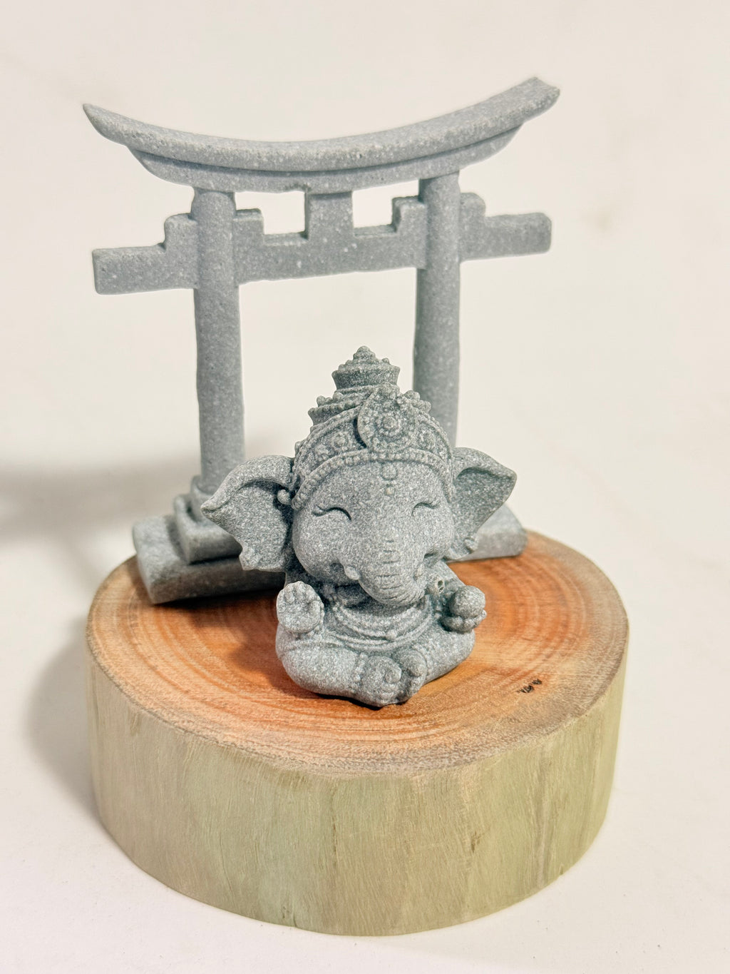 Ganesha resina + Torre tori + rodaja madera